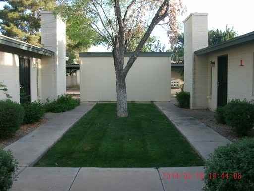 920 W Laguna Dr - Photo 2 of 3