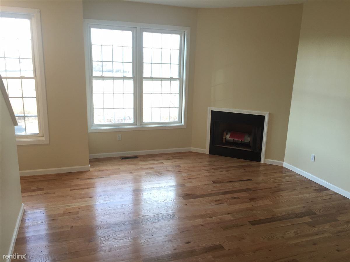 1012 Quinnipiac Ave - Photo 2 of 16