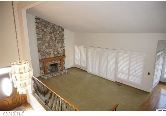 4712 Emerald Ave - Photo 3 of 23