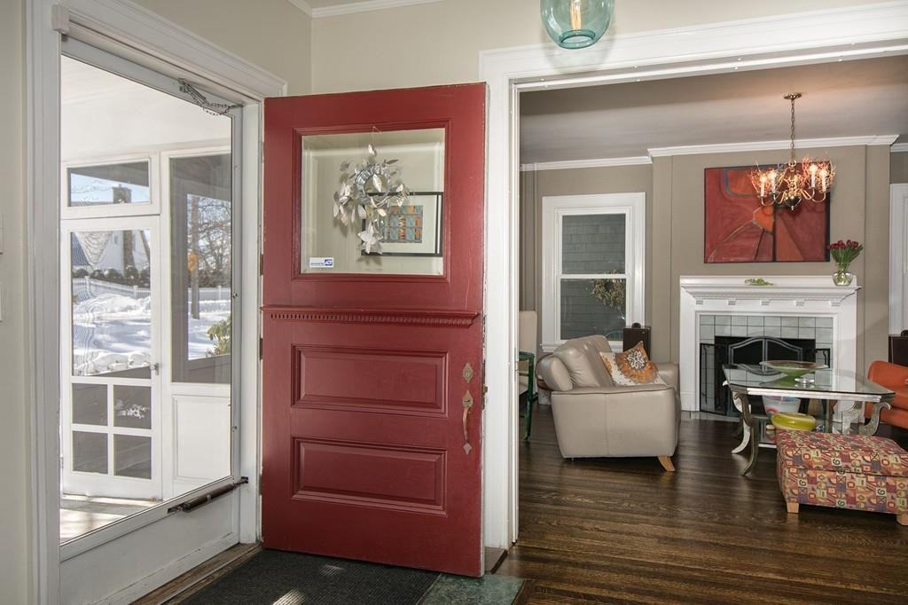 140 N Main St - Photo 3 of 25