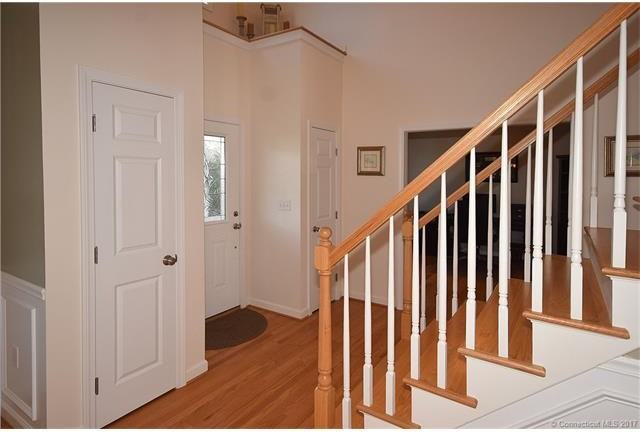 11 Gabriel Dr - Photo 3 of 40