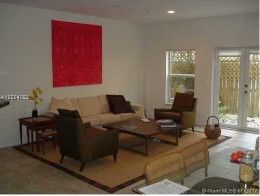 2915 SW 30th Ct - Photo 2 of 8