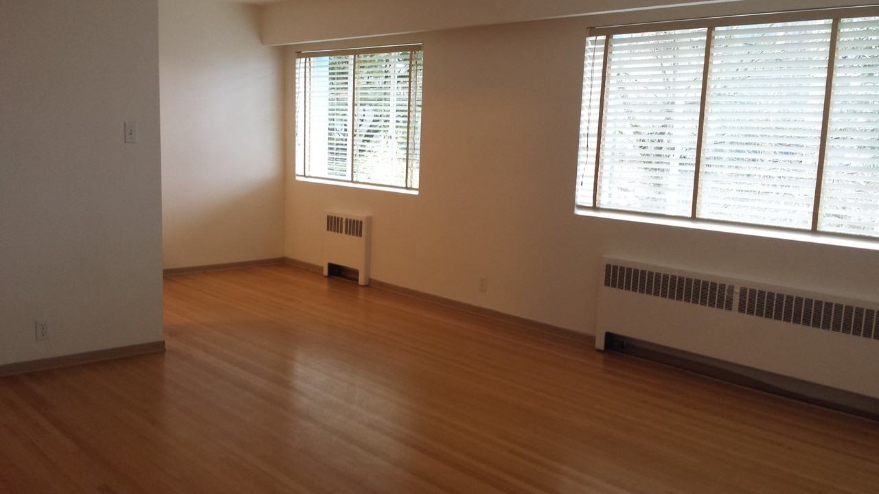 West Gate Court - Photo 4 of 9