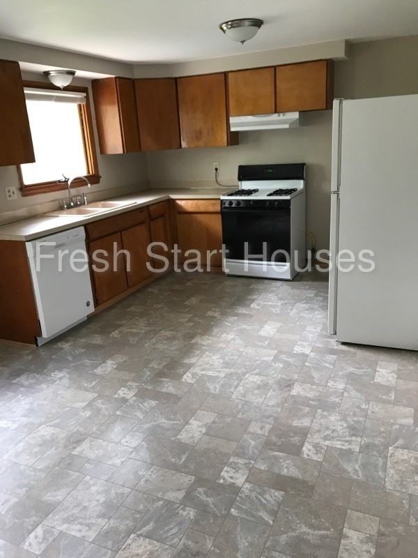 109 Josephine St - Photo 3 of 7