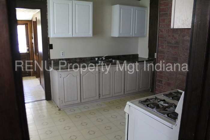 4714 Wellington Ave - Photo 3 of 13