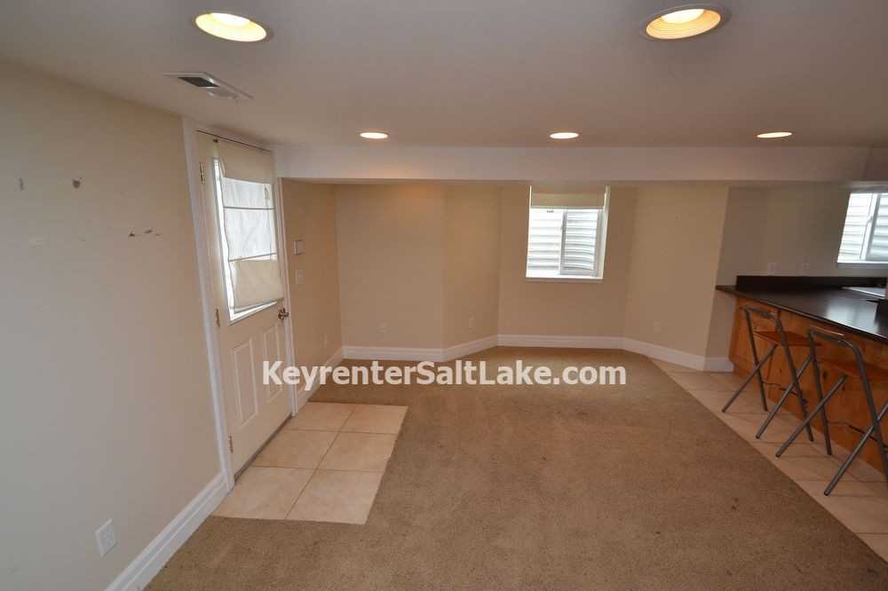 3008 Kenwoods Cir - Photo 2 of 11