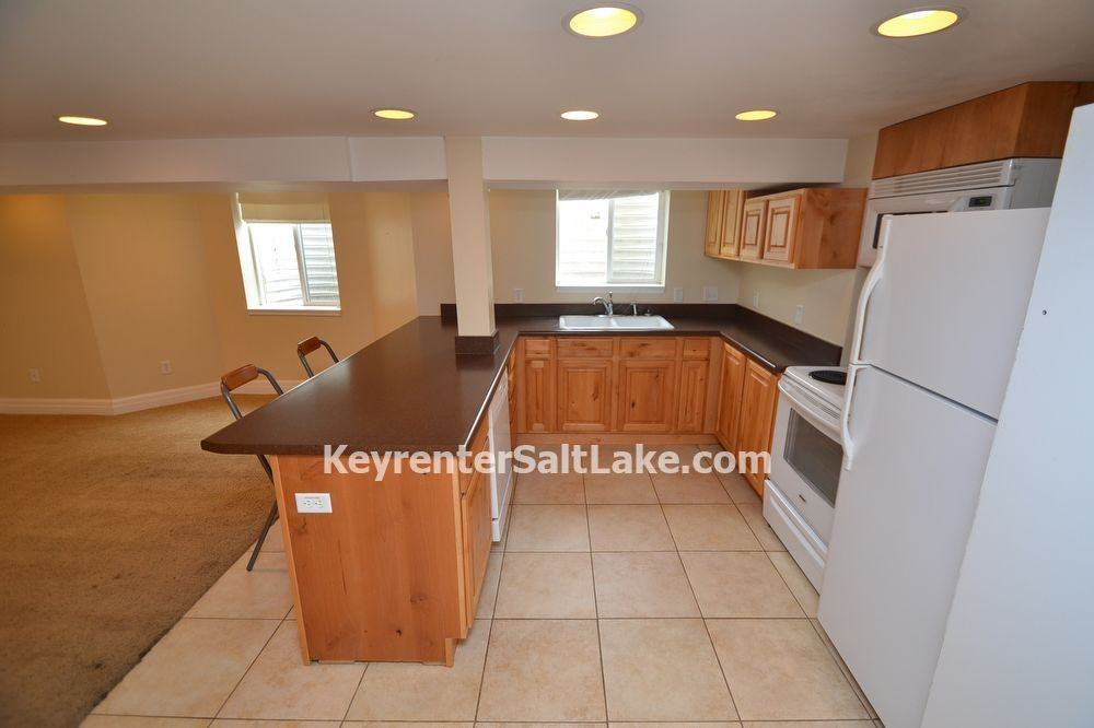 3008 Kenwoods Cir - Photo 3 of 11