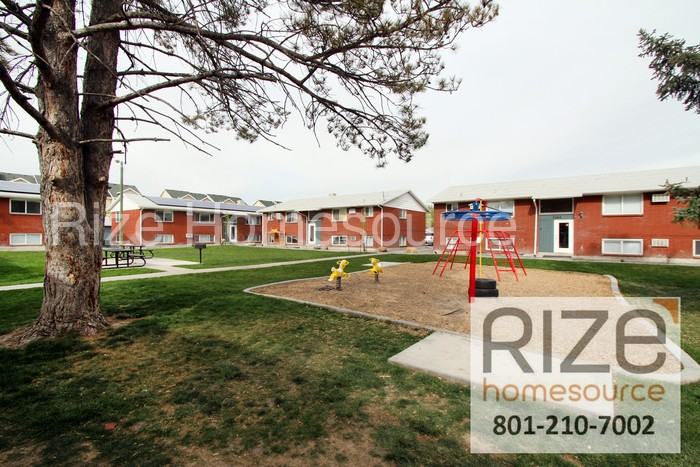 1748 W 400 N - Photo 2 of 15