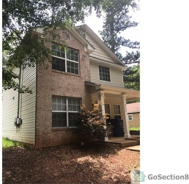 4048 Fairburn Ave SW - Photo 2 of 18