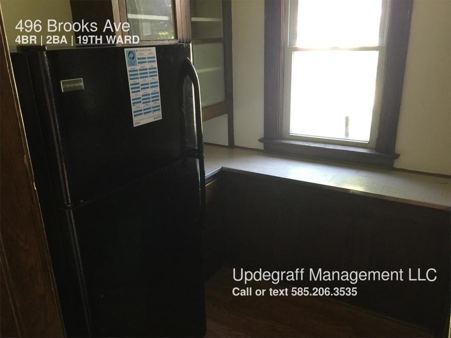 496 Brooks Ave - Photo 3 of 11