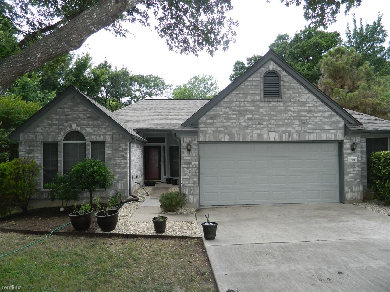 301 Gann St - Photo 2 of 17