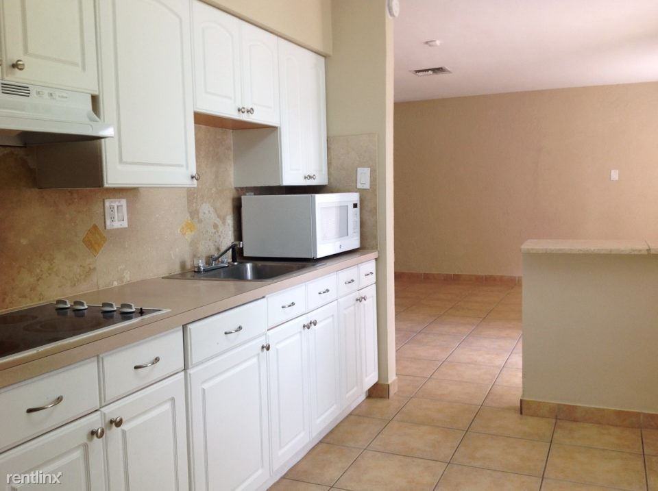 2205 E River Dr - Photo 2 of 8