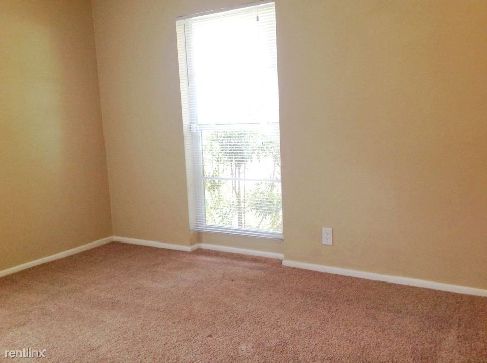 2205 E River Dr - Photo 3 of 8