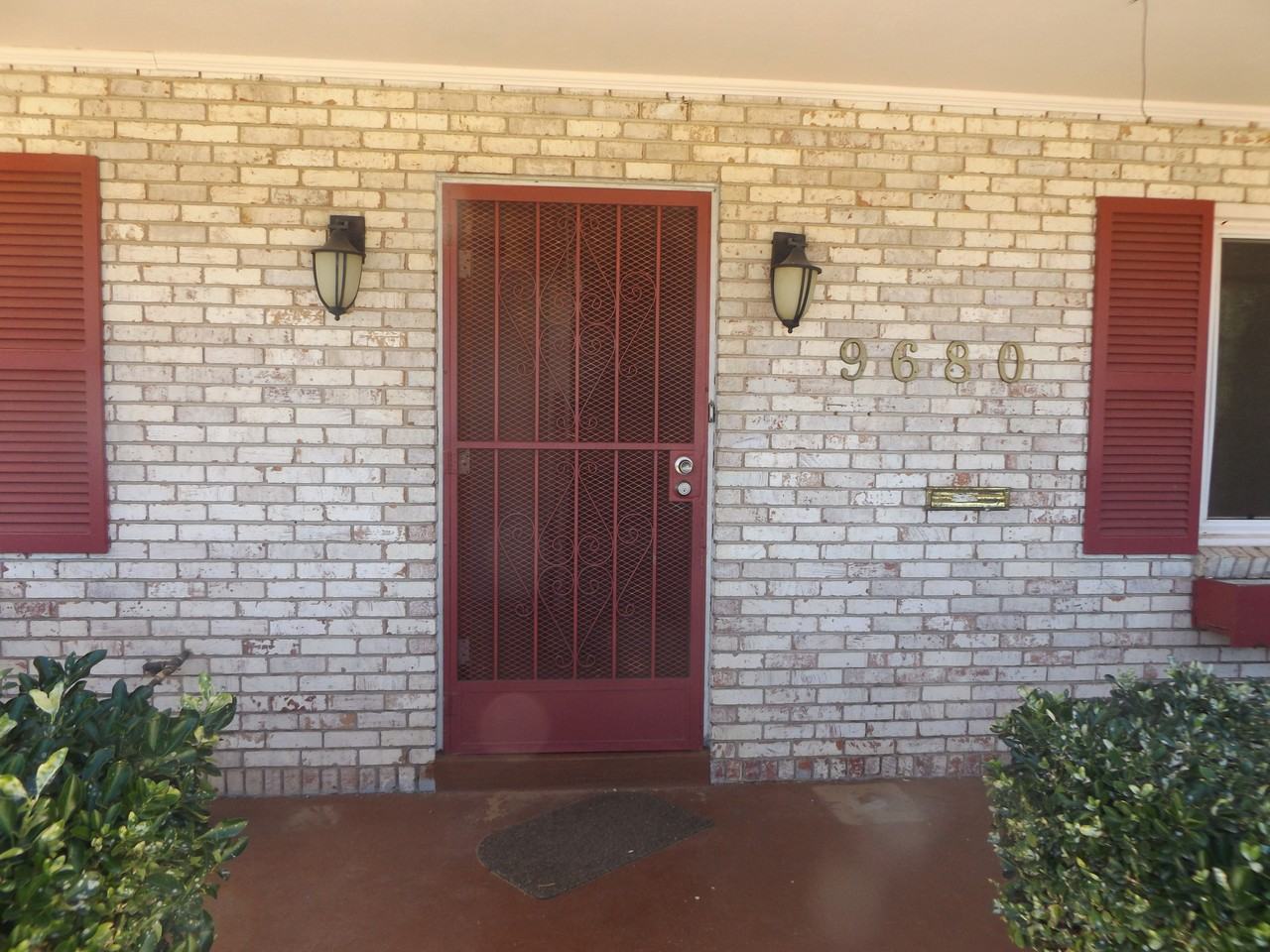 9680 Stonehaven Dr - Photo 3 of 21