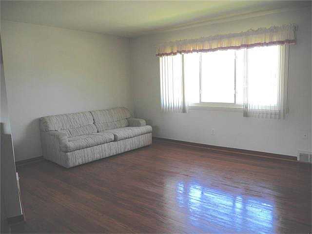 21702 E 11 Mile Rd - Photo 2 of 11