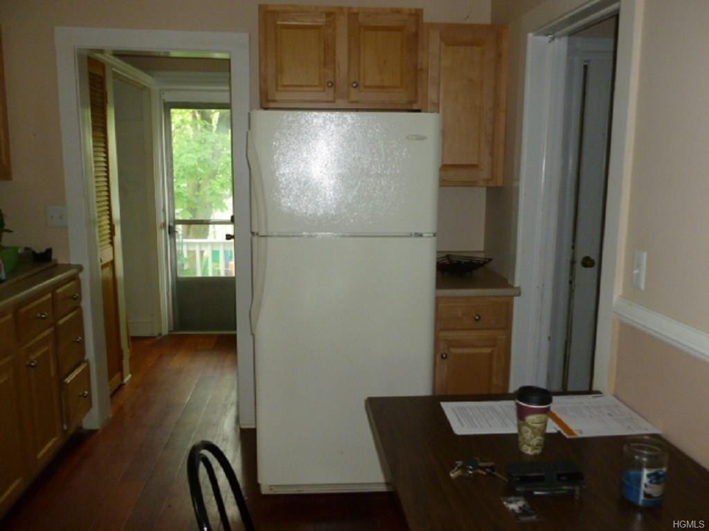 2 Wood Ave - Photo 3 of 13