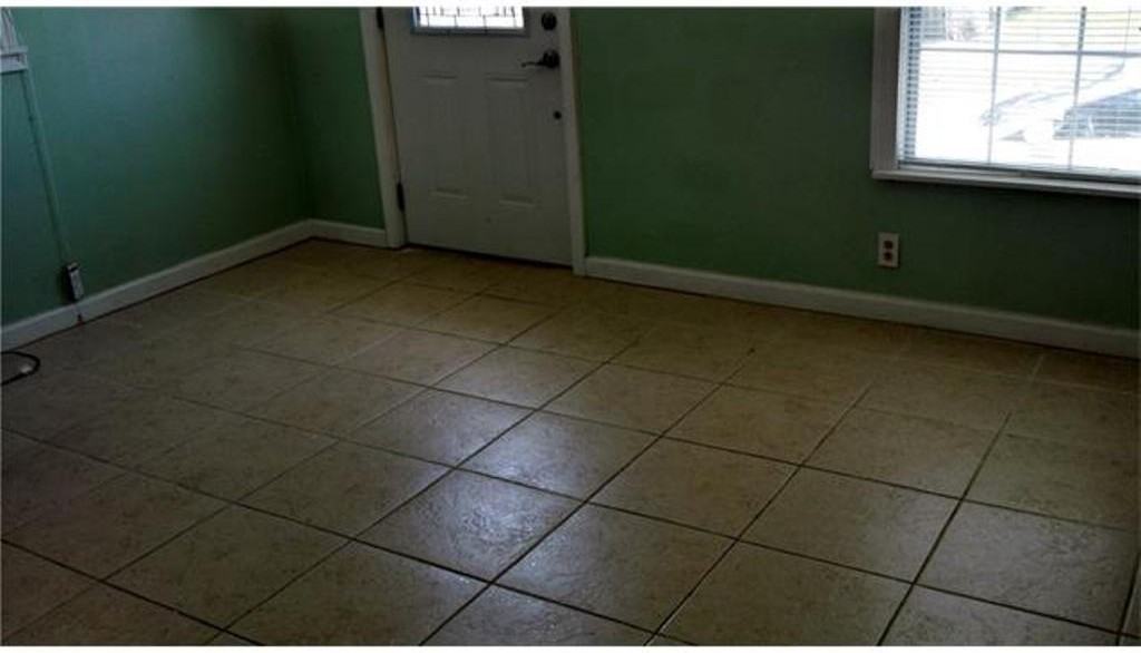 1441 Touro St - Photo 3 of 15