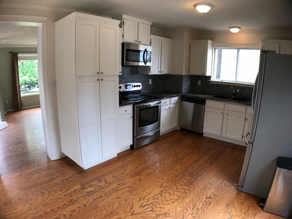 241 Gladstone Bay - Photo 2 of 18