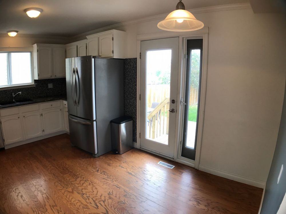 241 Gladstone Bay - Photo 3 of 18