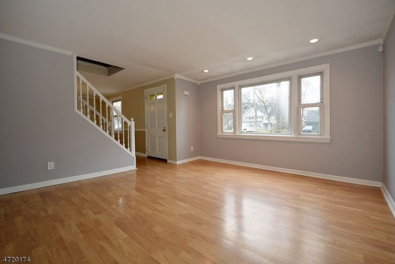 1037 Harding St - Photo 3 of 15