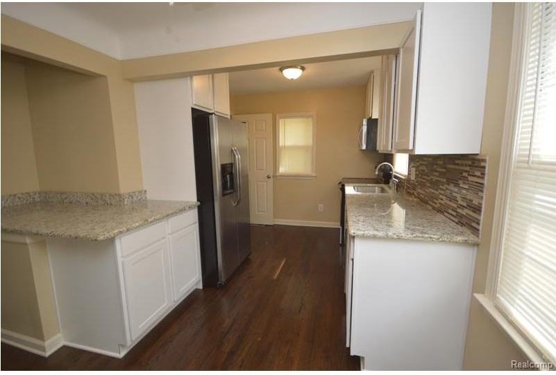 330 Walper Ave - Photo 3 of 25