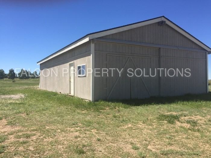 17820 Pinon Park Rd - Photo 3 of 9