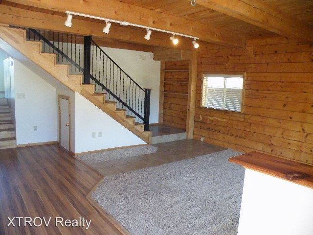 1302 Melrose St - Photo 3 of 6