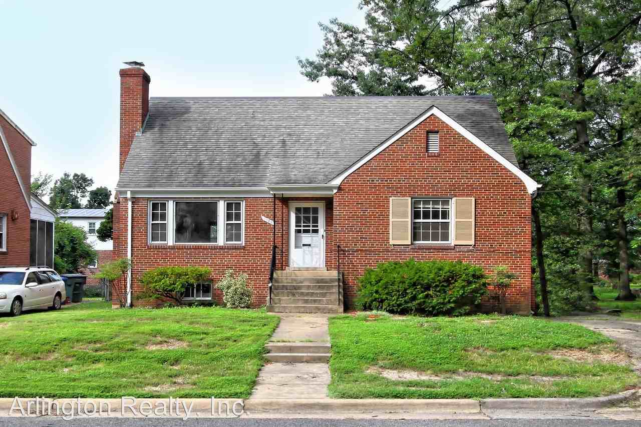 1726 Crestwood Dr - Photo 2 of 32