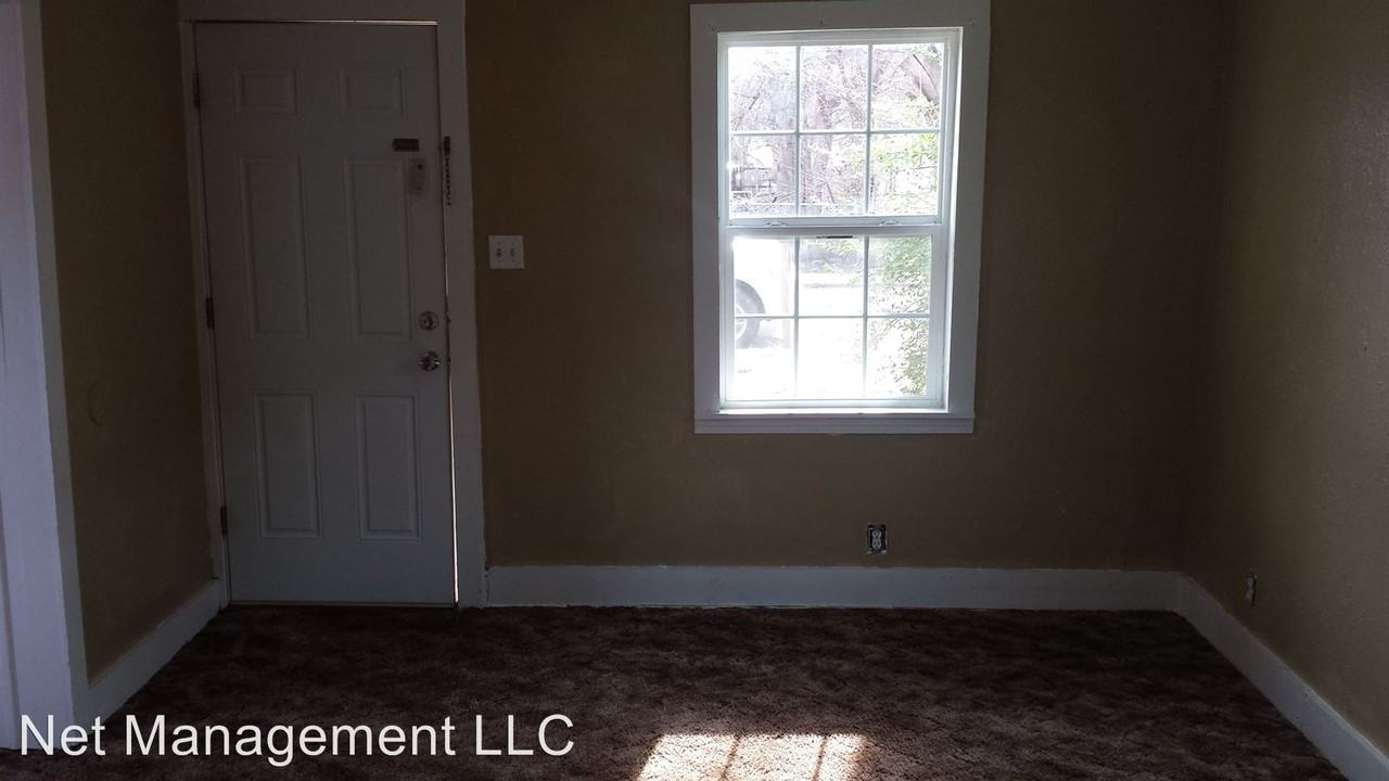 109 W Johnson St - Photo 2 of 9