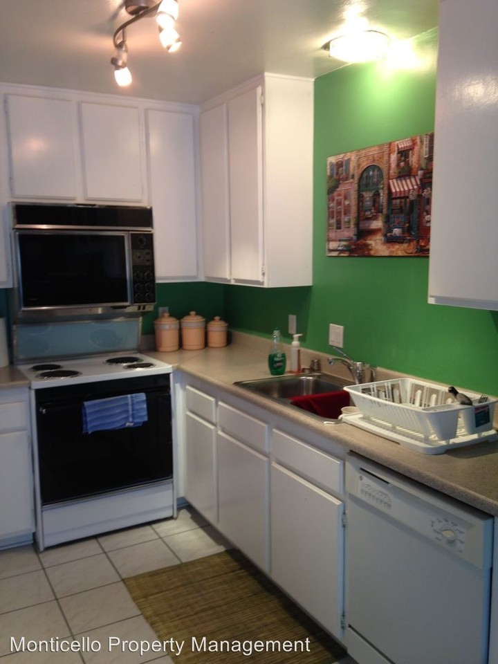 220 Carriage Dr #A - Photo 3 of 11