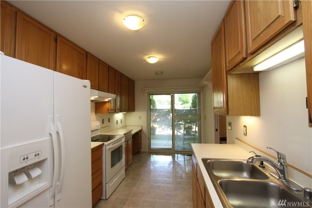 22144 SE 40th Ln - Photo 2 of 6
