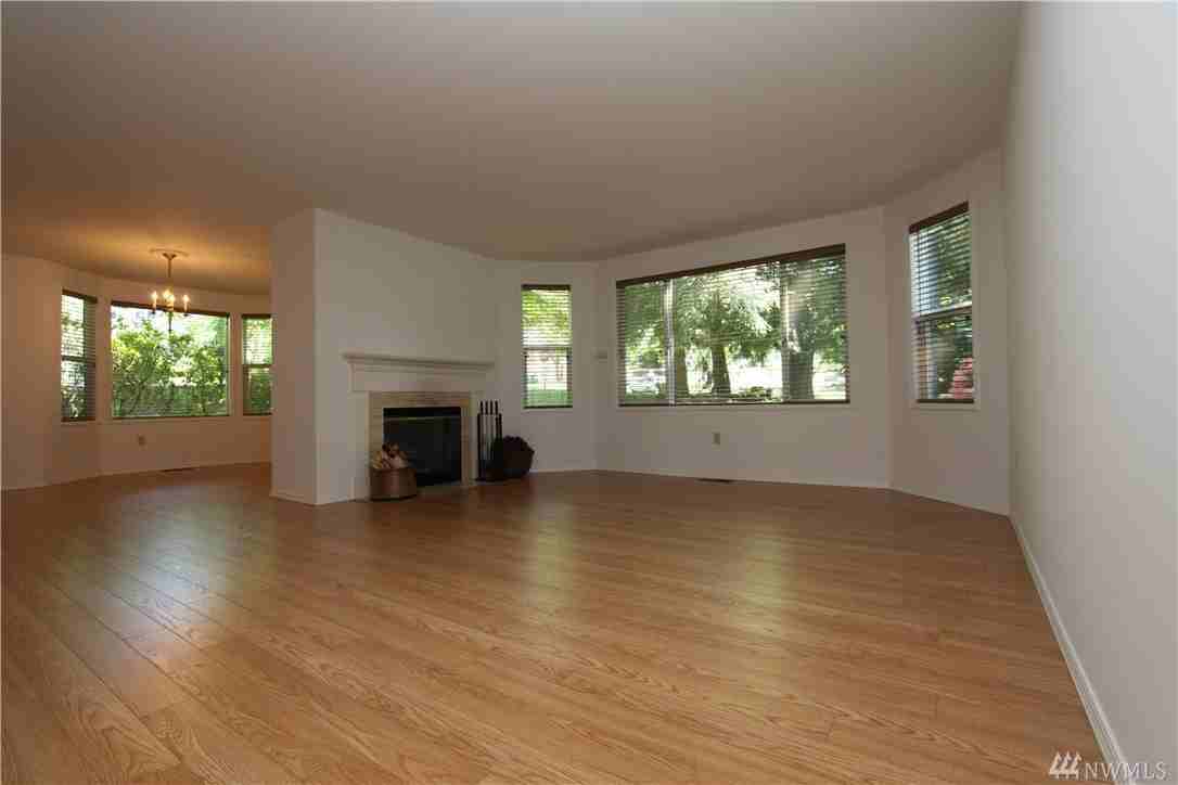 22144 SE 40th Ln - Photo 3 of 6