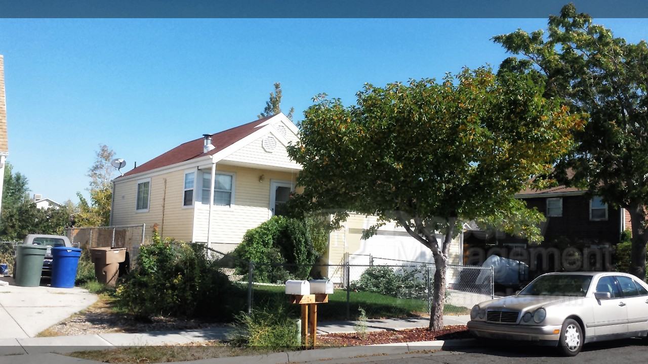 1736 New Hampshire Ave N - Photo 2 of 34