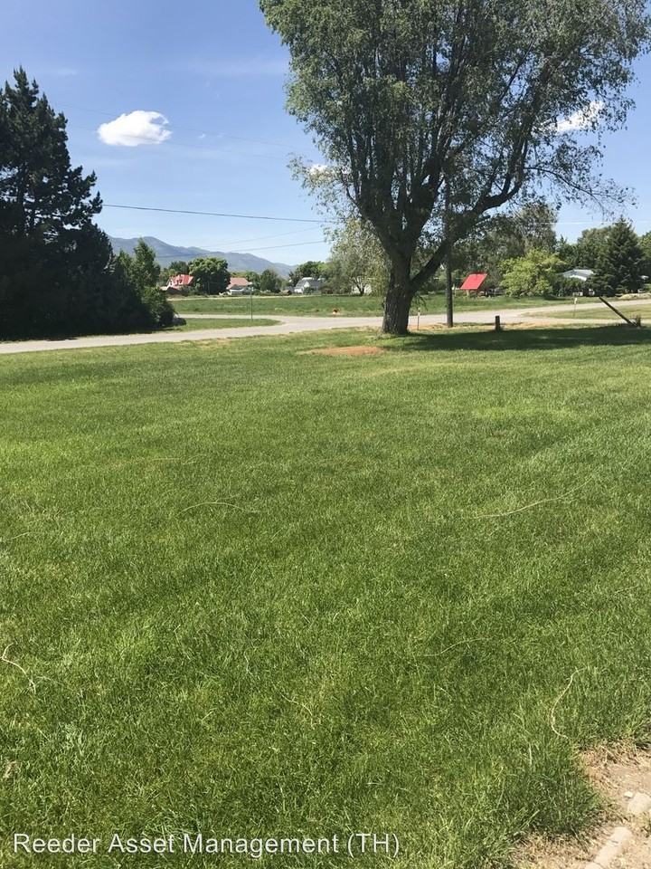 210 E 200 S - Photo 2 of 15