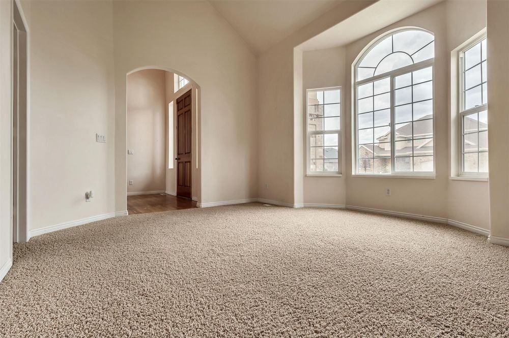 732 E 550 S - Photo 3 of 19