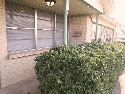 206 Valencia Dr - Photo 2 of 18
