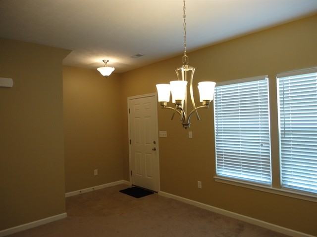 140 Haverstraw Pl - Photo 2 of 13