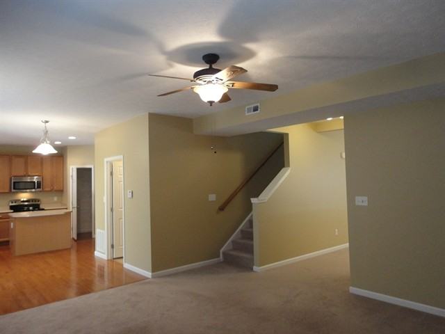 140 Haverstraw Pl - Photo 3 of 13