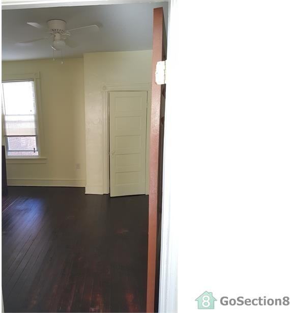 2133 Chelsea Terrace - Photo 2 of 10