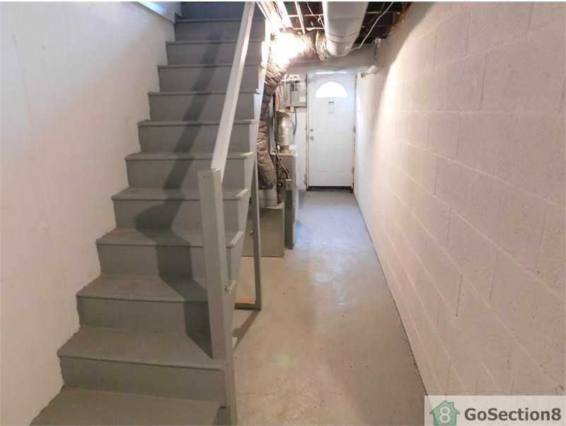 2111 Delmar Dr - Photo 2 of 10