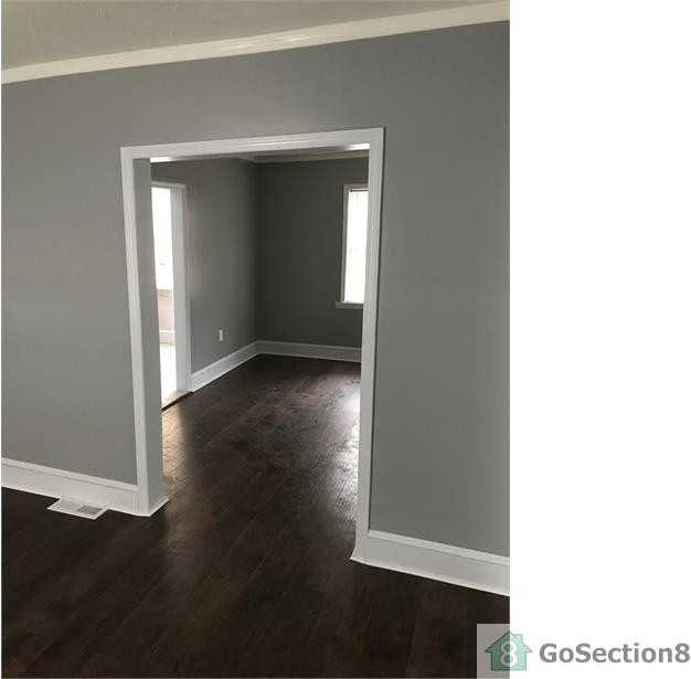 111 S Wilson Ave - Photo 2 of 8