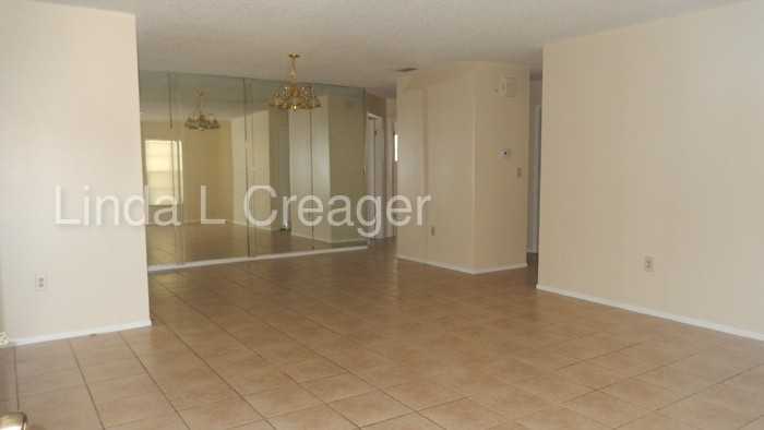 7820 Glencoe Dr - Photo 2 of 10