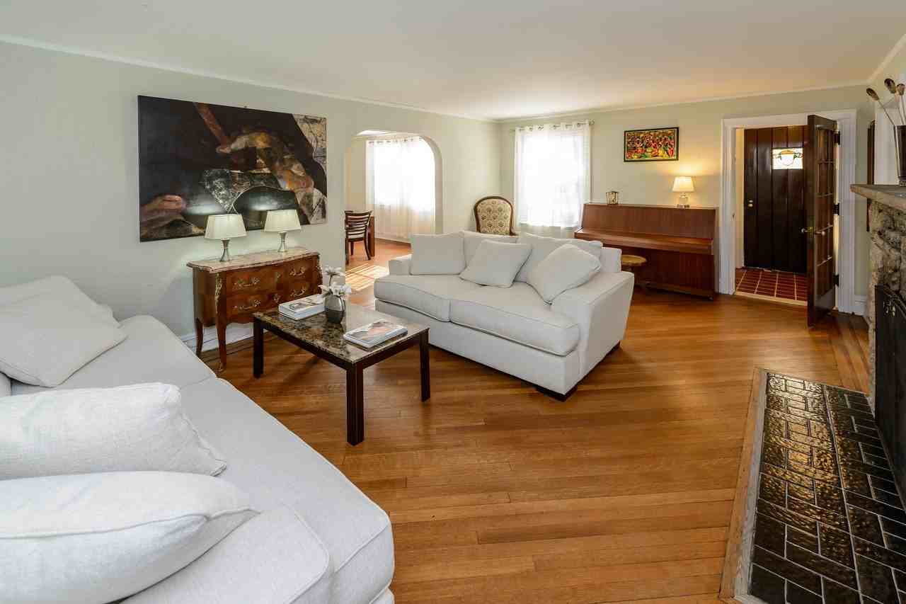 150 Academy Pl - Photo 2 of 16