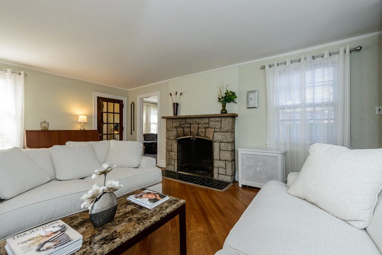 150 Academy Pl - Photo 3 of 16