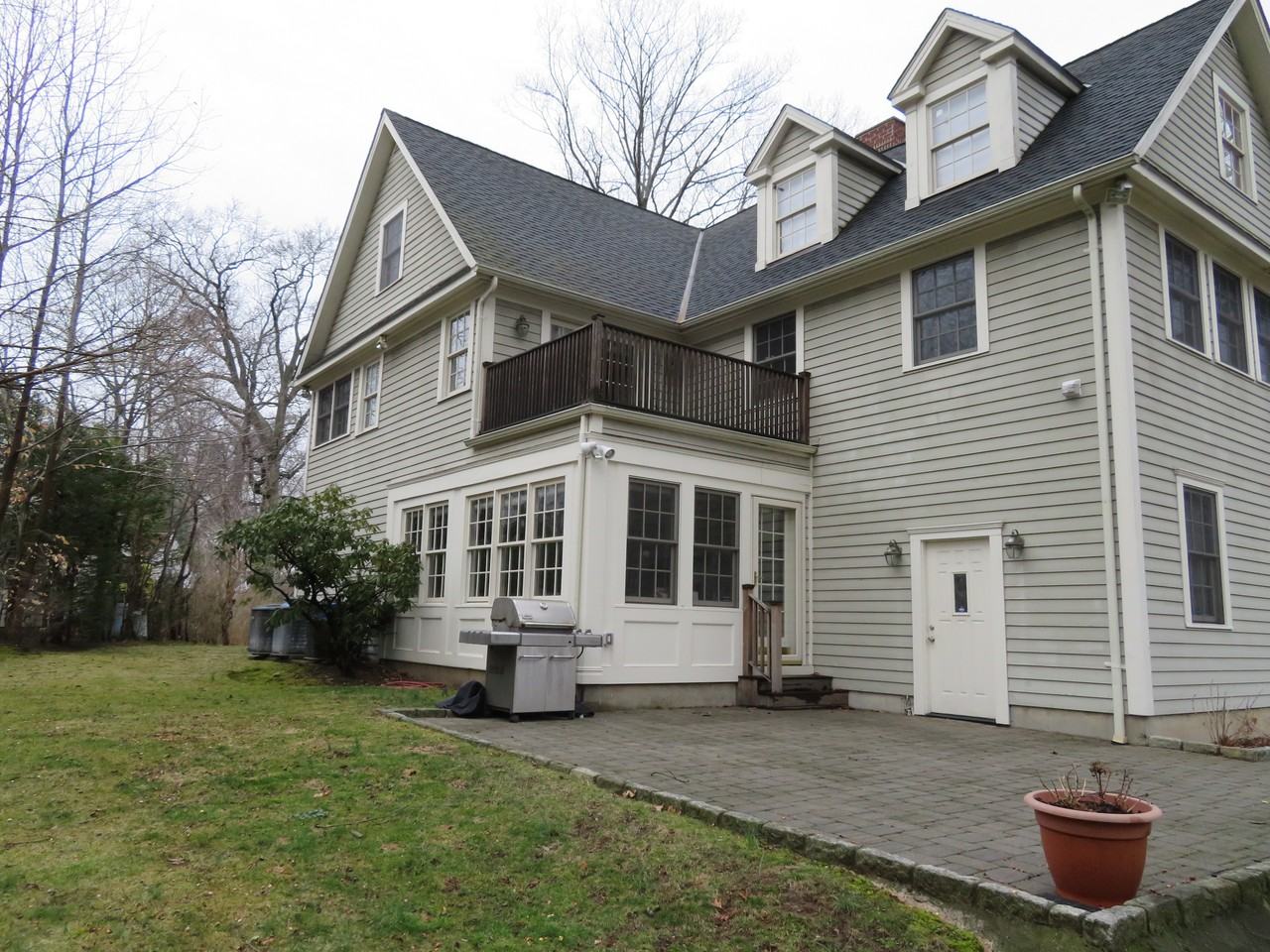 6 Hazen St - Photo 2 of 8