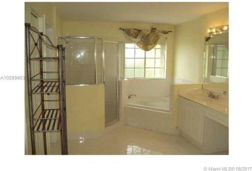 11192 NW 73rd St - Photo 3 of 5