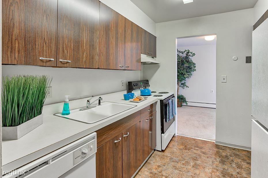 Sheridan Arms Apartments - Photo 3 of 8