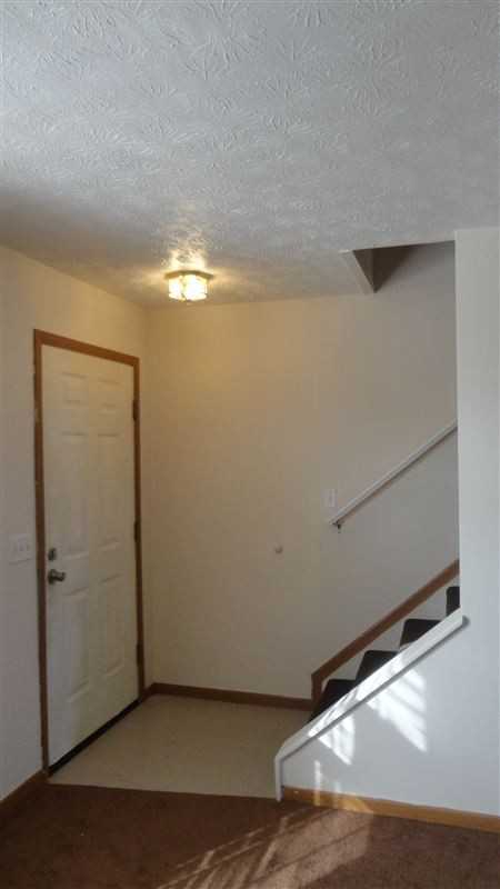 107 Arrowhead Dr - Photo 2 of 20