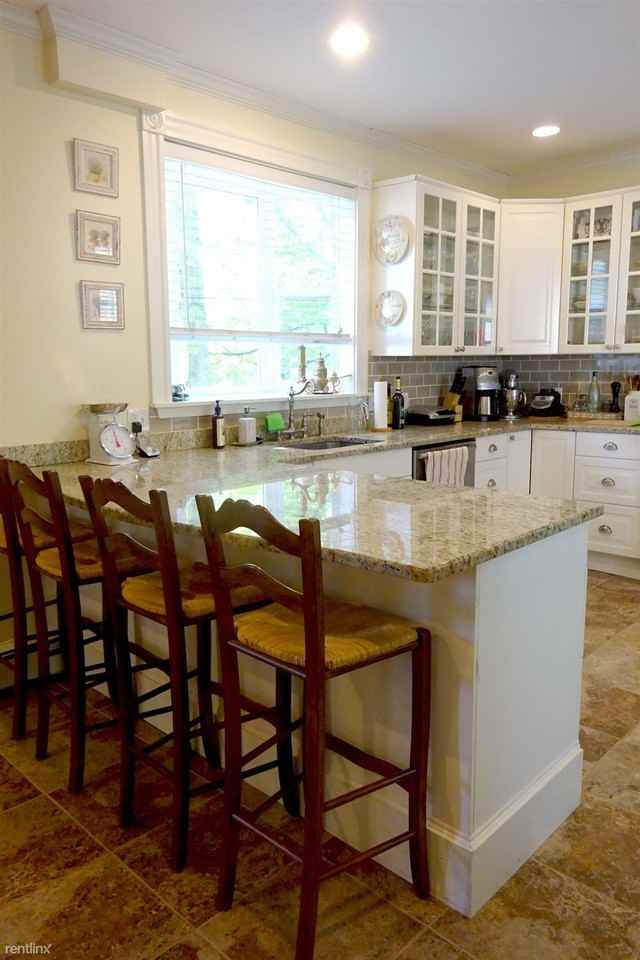 72 Walter St - Photo 3 of 15