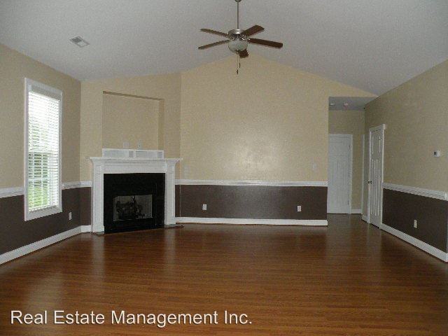 102 Neptune Ct - Photo 2 of 18